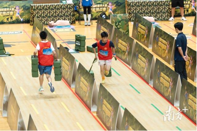 2025—2026学年全国青少年国防素养大赛(广东赛区)选拔赛线下比赛现场。