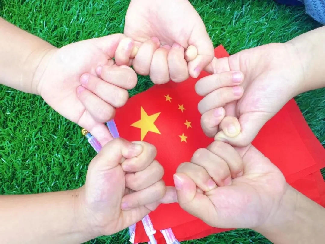 这一抹红，铺满广东校园！