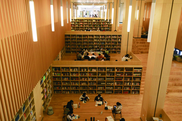 深圳中学：以阅读空间建设助力人才培养